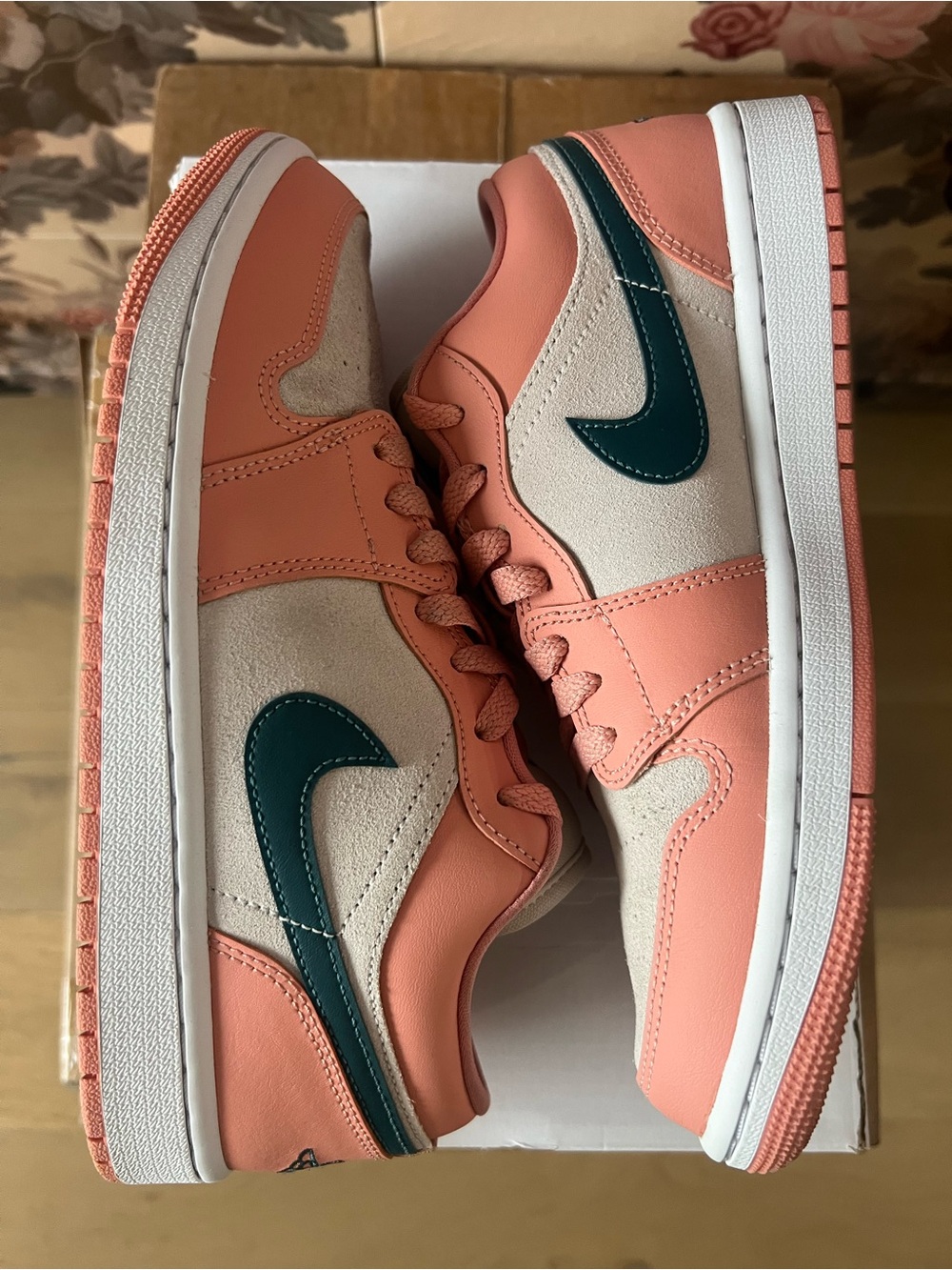 Jordan 1 women’s 8 Low Top Sneakers - Peach/Pale Pink/White- limited - Picture 4 of 7